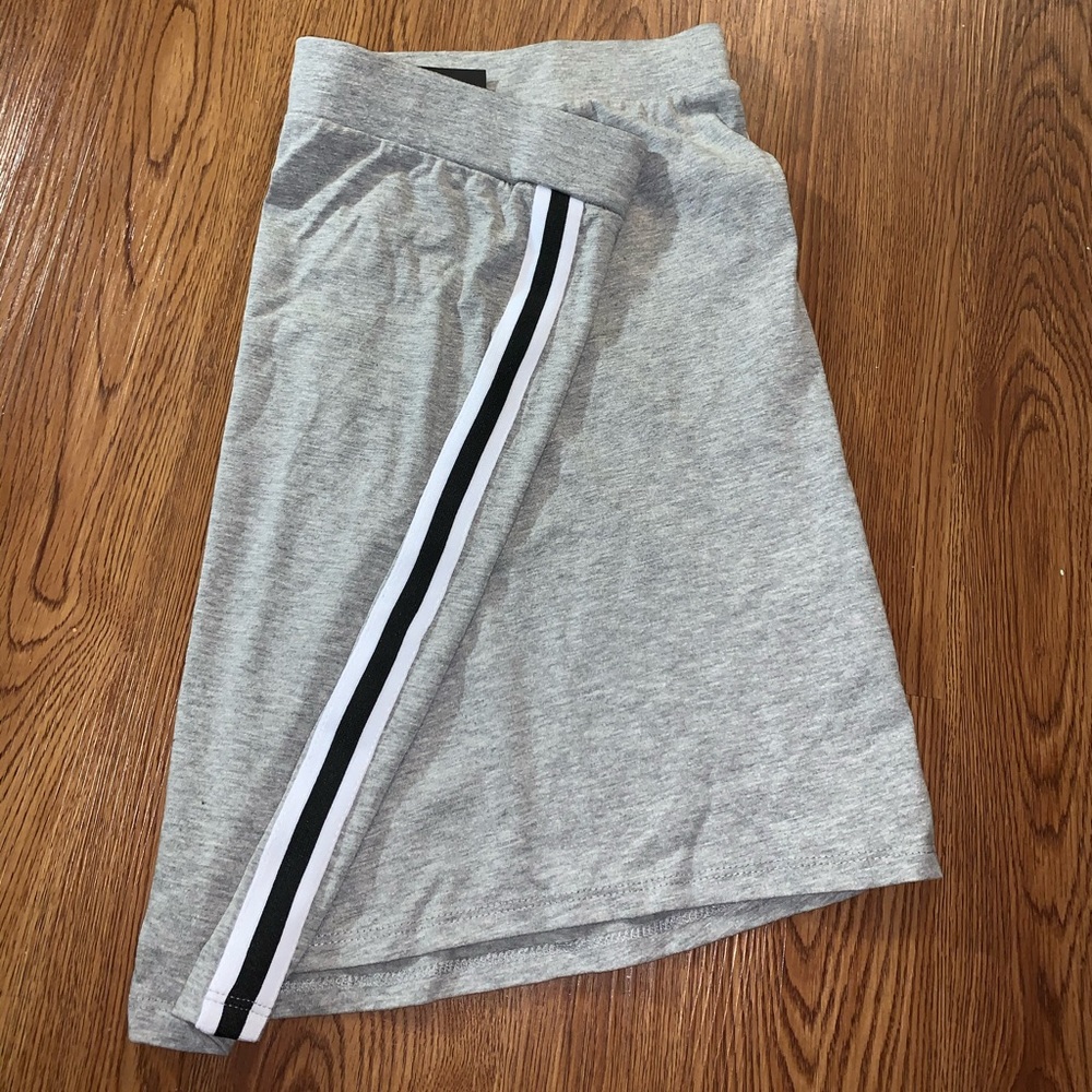 Fashion Nova Gray Skirt w/ Stripe